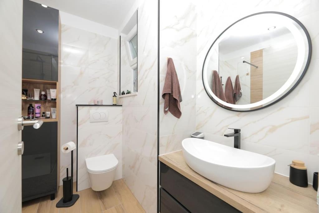 Tata Apartment Split Eksteriør billede